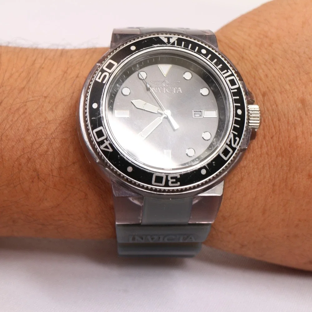 Invicta Pro Diver 32330 Quartz Men Wristwatch Black Dial Analog Gray Silicone